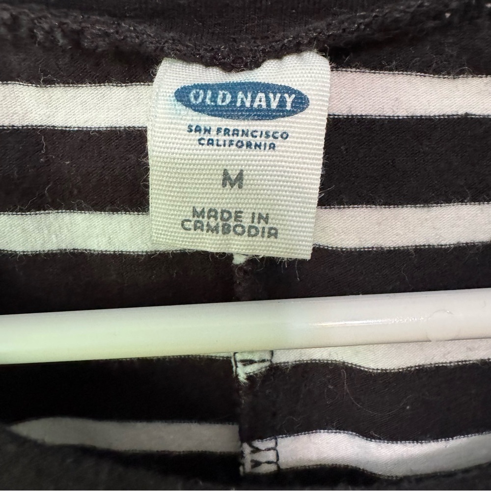 Old Navy Women’s Black and White Striped Tee Shirt Dress. Size Medium - Picture 3 of 10